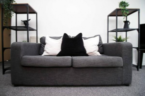 32 Lock Keepers by Mia Living 2 bed apt & parking